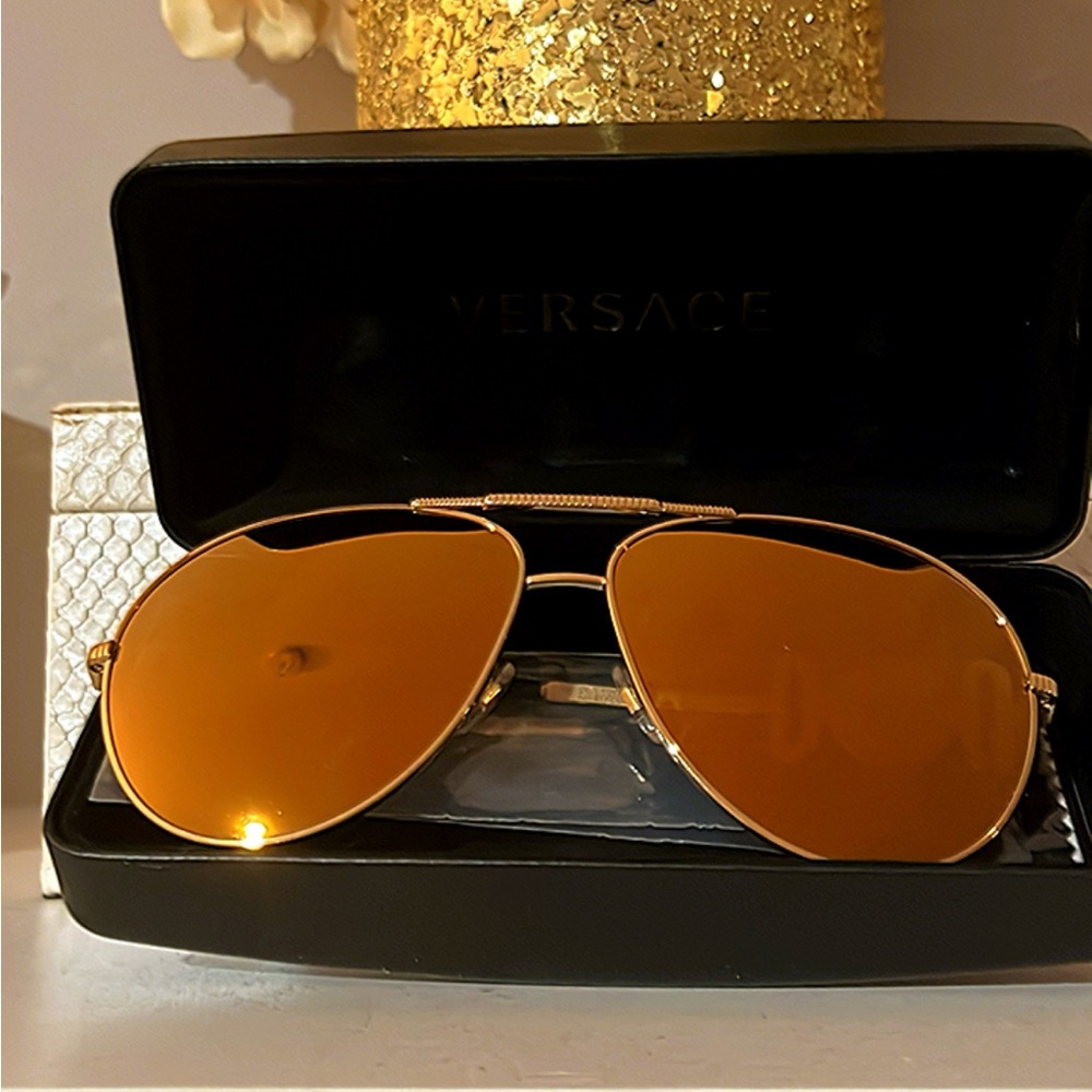 AUTHENTIC Versace Gold Aviator Sunglasses with Reflective Lenses (UNISEX)
